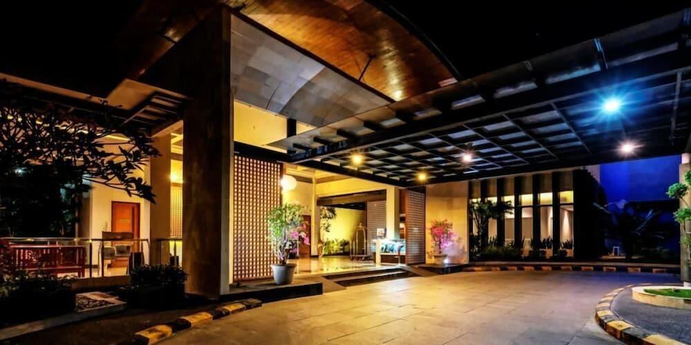 Illira Lite Praya Lombok Hotel Exterior photo